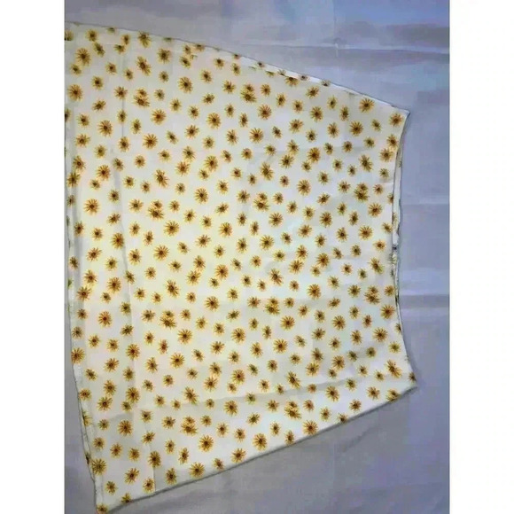 WeWoreWhat Mini Slip Skirt "Ditsy Daisies" in ivory size small - Picture 4 of 9